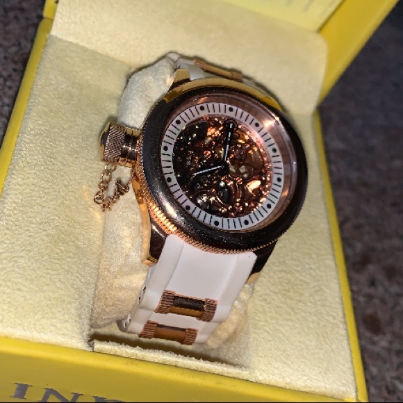 Watch - Picture 2 of 6